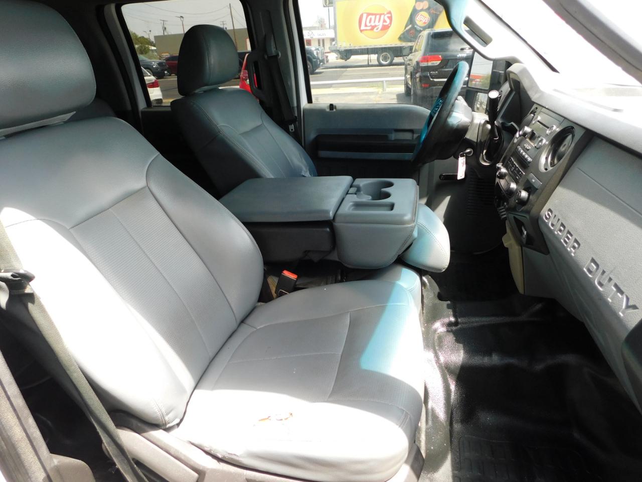 Ford Super Duty F-350 DRW 2WD Crew Cab 172" XL 2014