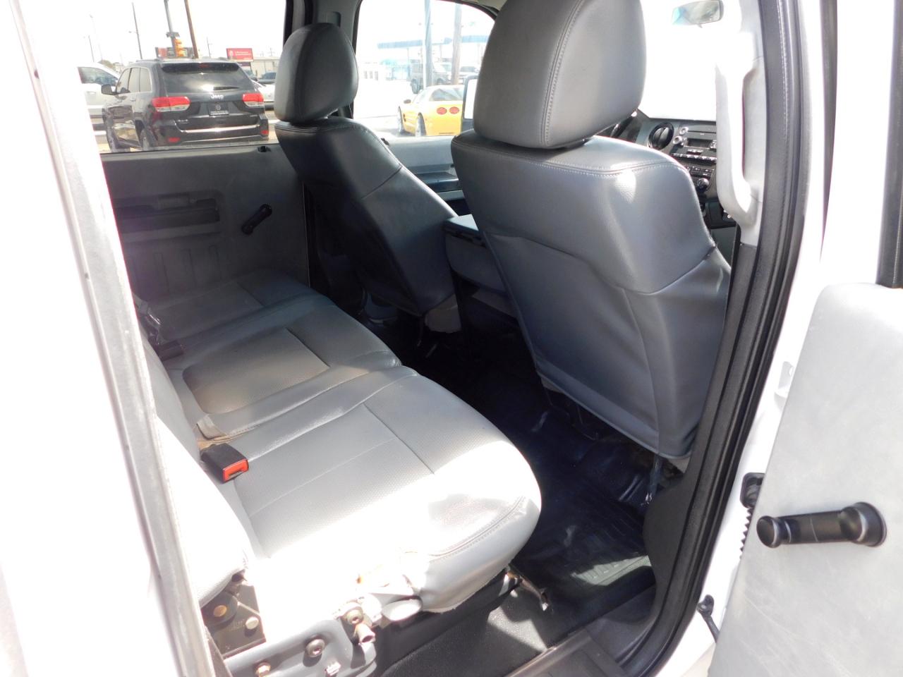 Ford Super Duty F-350 DRW 2WD Crew Cab 172" XL 2014