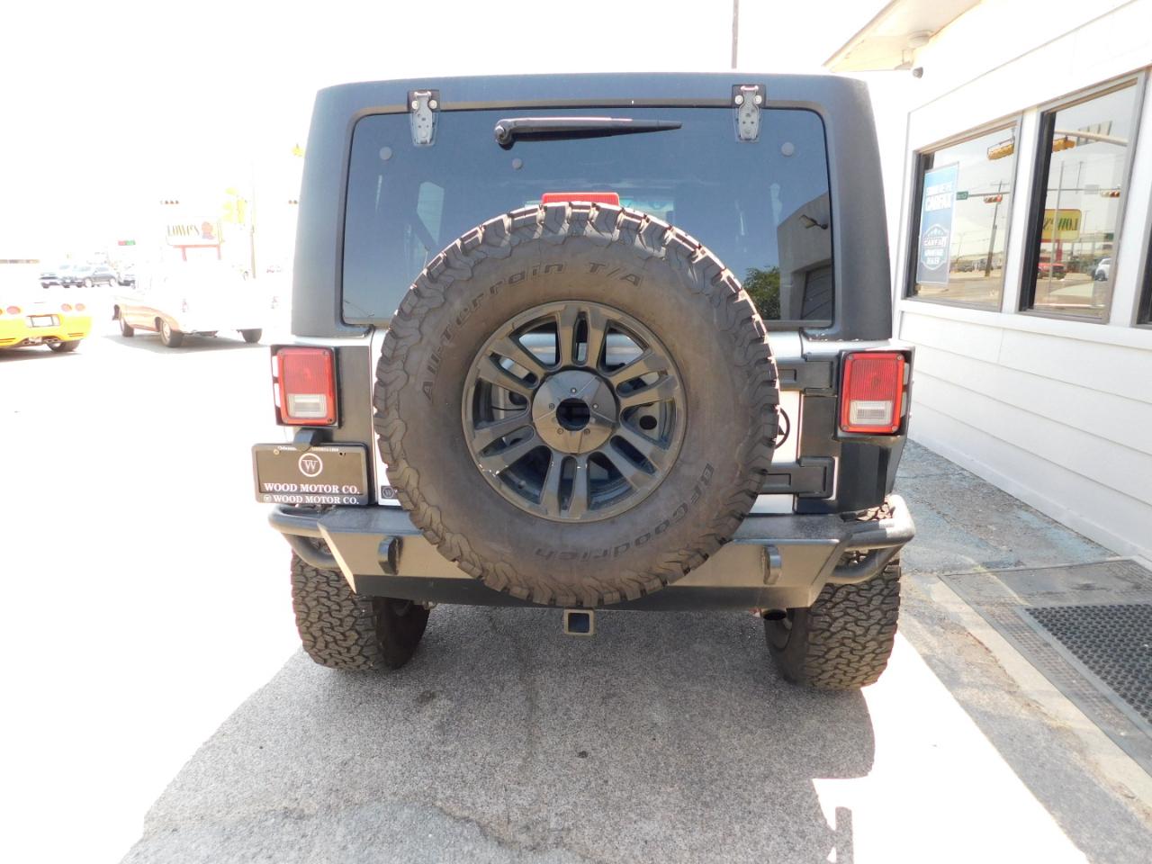 Jeep Wrangler Unlimited 4WD 4dr Sport 2010
