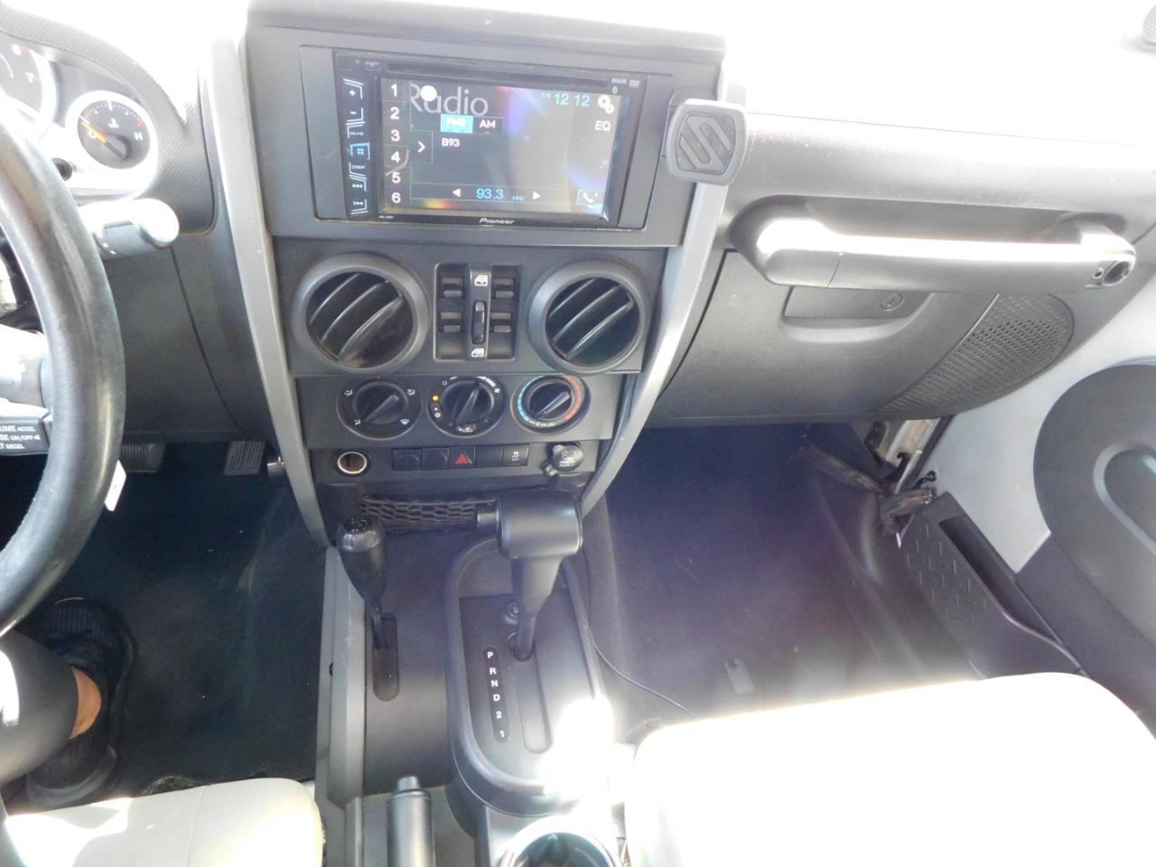 Jeep Wrangler Unlimited 4WD 4dr Sport 2010