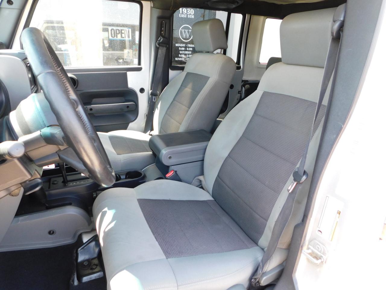 Jeep Wrangler Unlimited 4WD 4dr Sport 2010