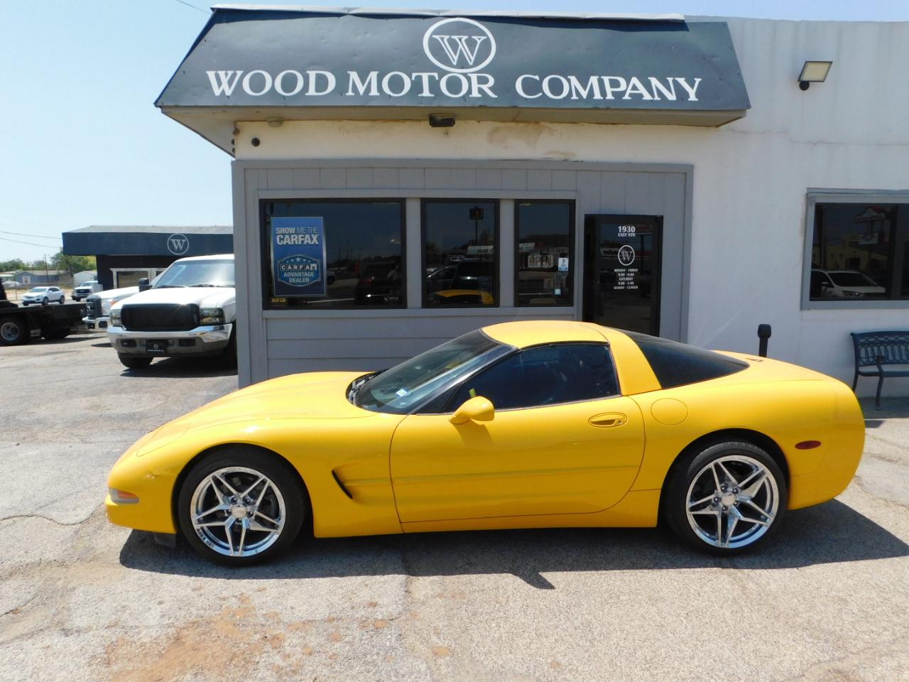 Chevrolet Corvette 2dr Cpe 2004