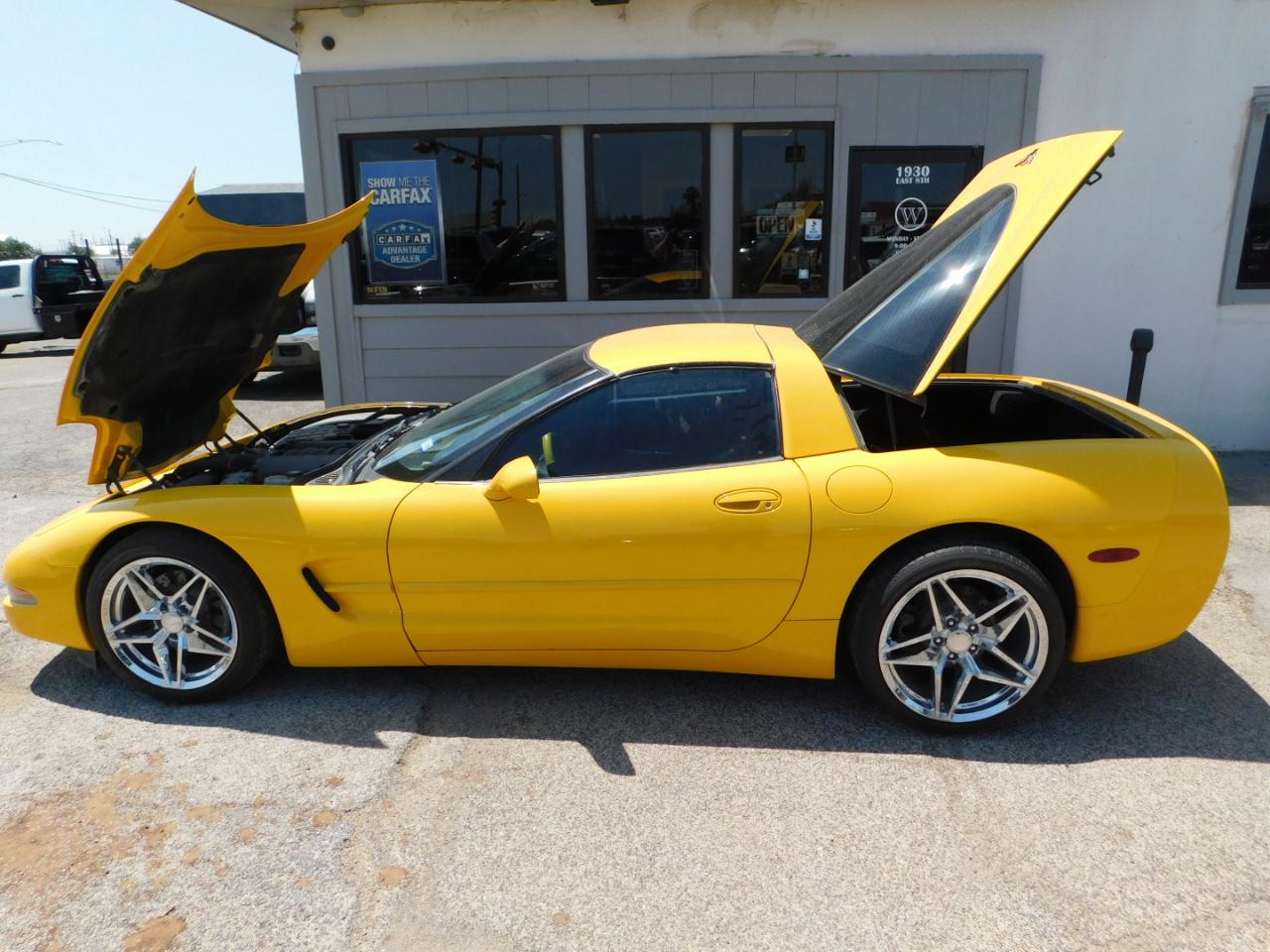Chevrolet Corvette 2dr Cpe 2004