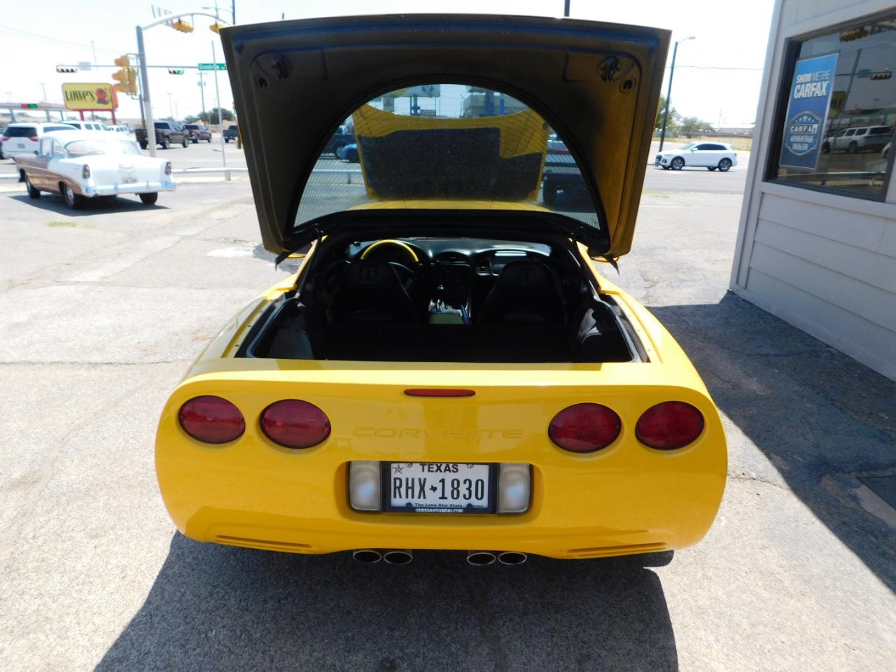 Chevrolet Corvette 2dr Cpe 2004