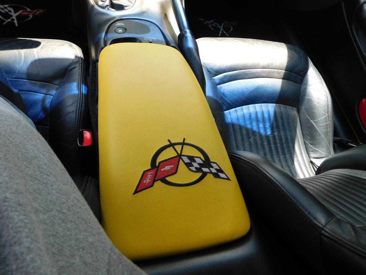 Chevrolet Corvette 2dr Cpe 2004