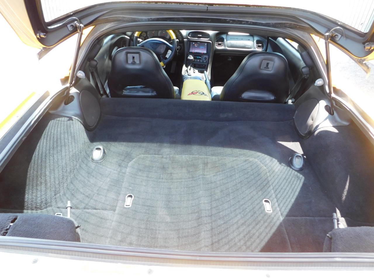 Chevrolet Corvette 2dr Cpe 2004