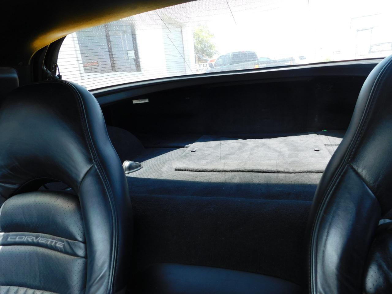 Chevrolet Corvette 2dr Cpe 2004