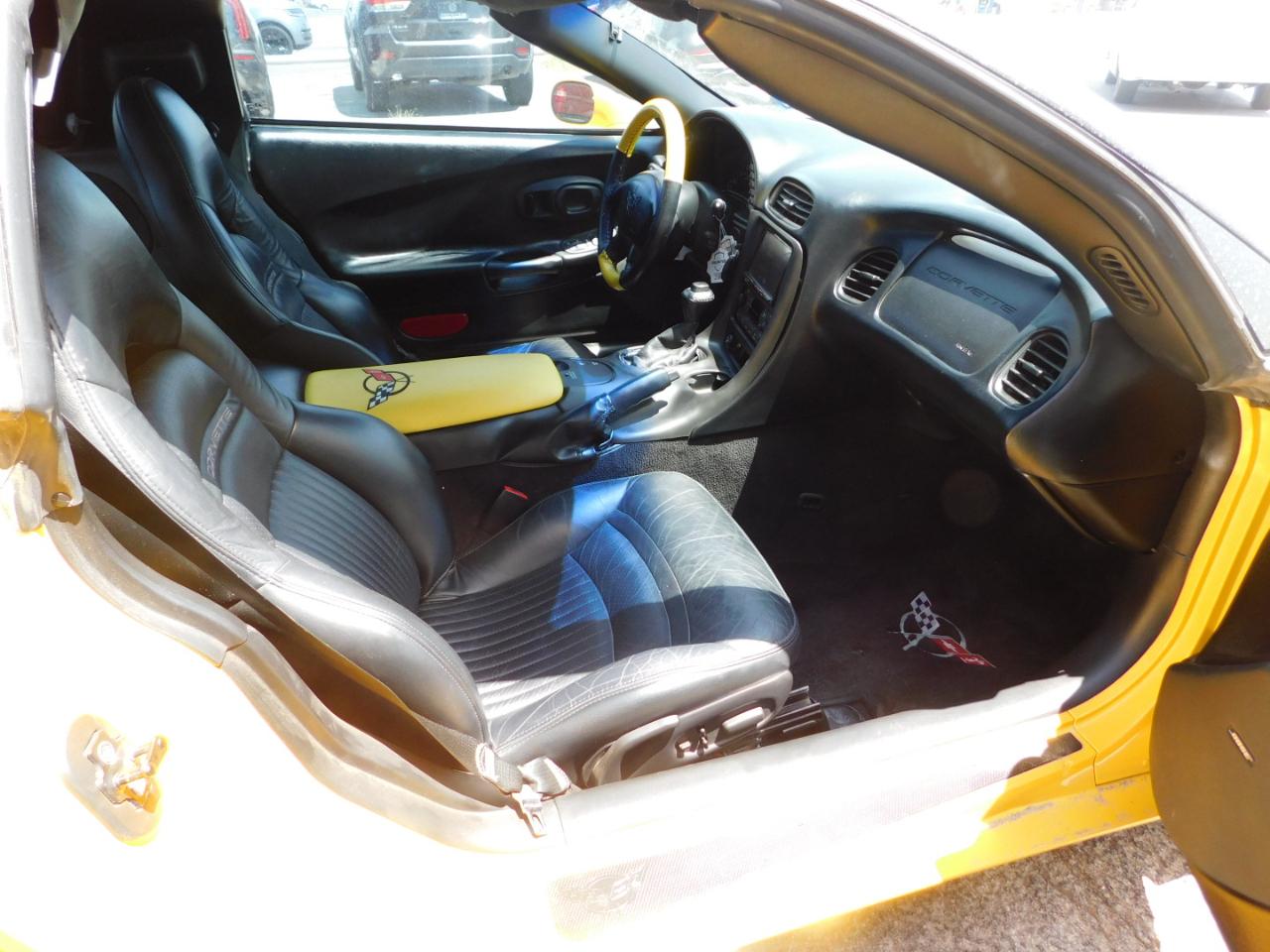 Chevrolet Corvette 2dr Cpe 2004