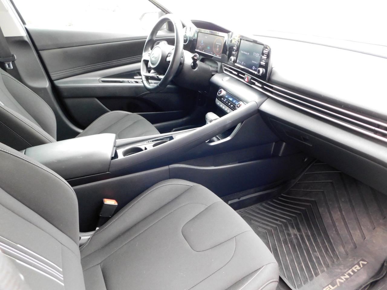 Hyundai Elantra SEL IVT 2022