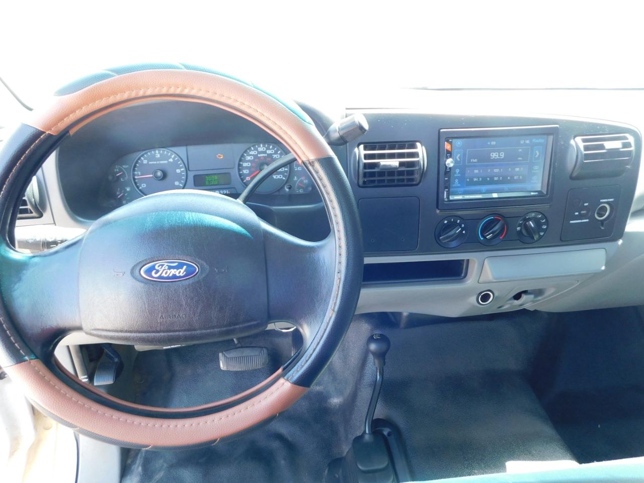 Ford Super Duty F-250 Reg Cab 137" XLT 4WD 2006
