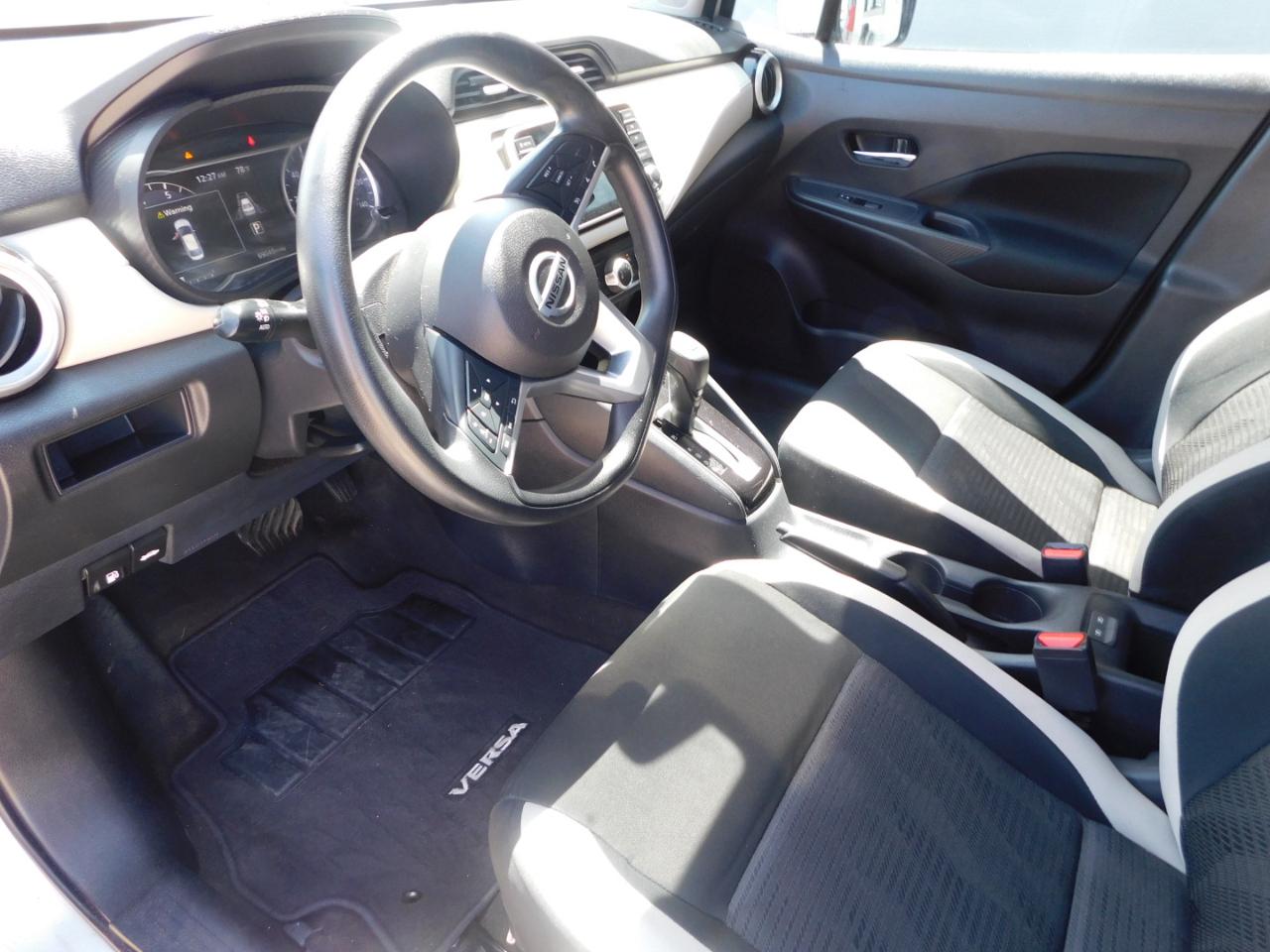 Nissan Versa SV 2022
