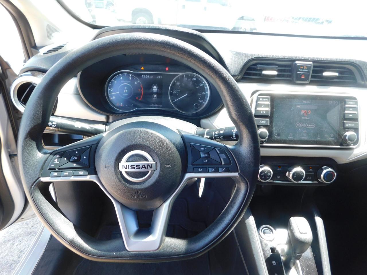 Nissan Versa SV 2022