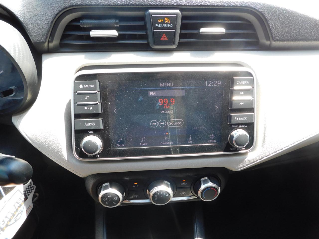 Nissan Versa SV 2022