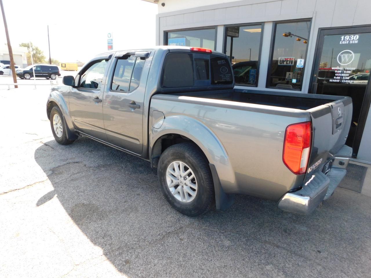 Nissan Frontier Crew Cab 4x2 SV V6 Auto 2018