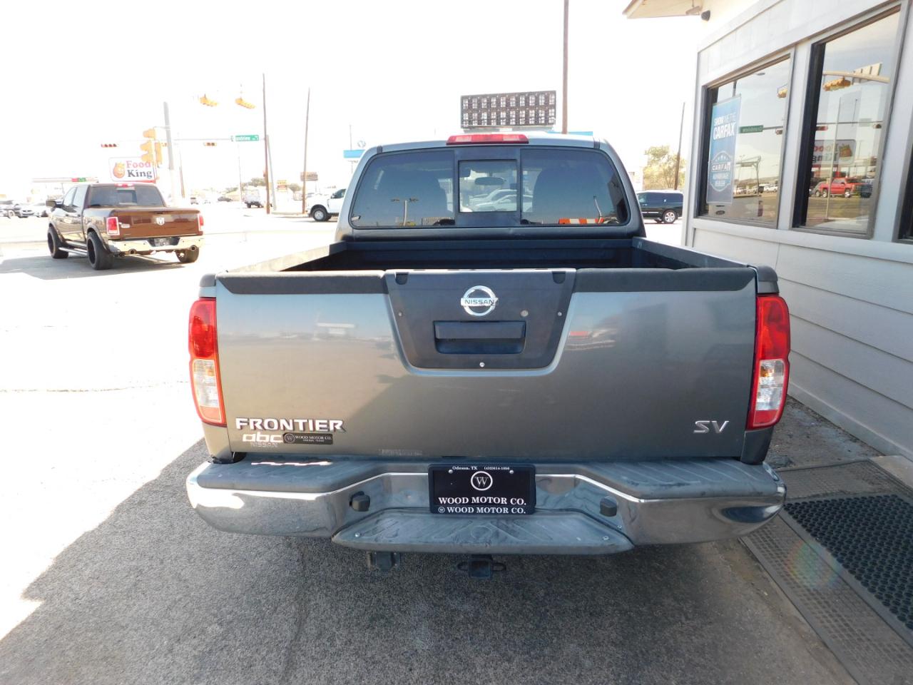Nissan Frontier Crew Cab 4x2 SV V6 Auto 2018