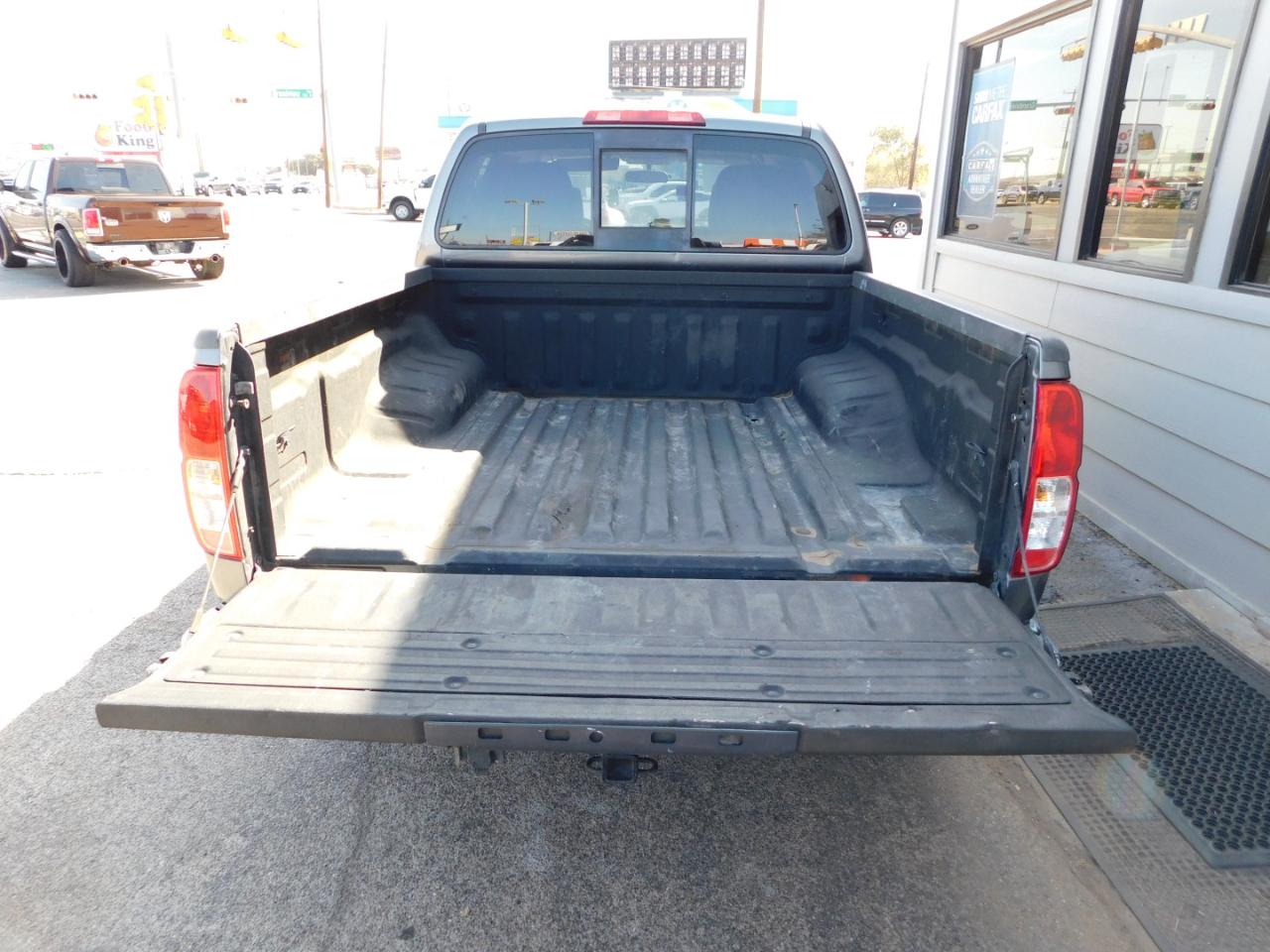 Nissan Frontier Crew Cab 4x2 SV V6 Auto 2018