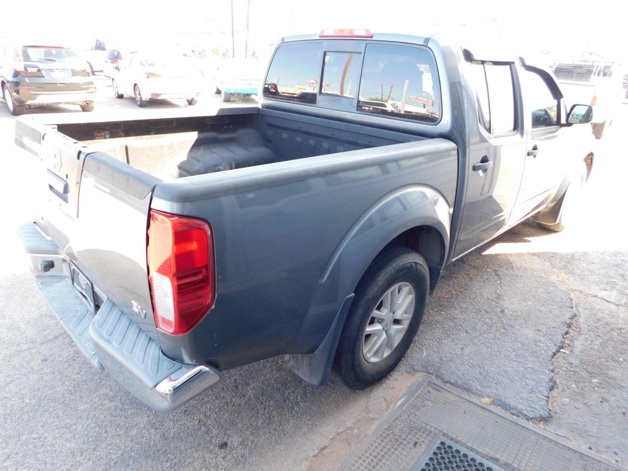 Nissan Frontier Crew Cab 4x2 SV V6 Auto 2018