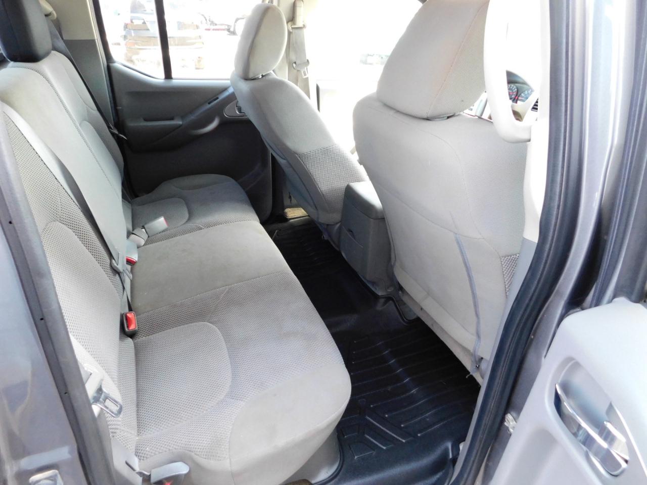 Nissan Frontier Crew Cab 4x2 SV V6 Auto 2018