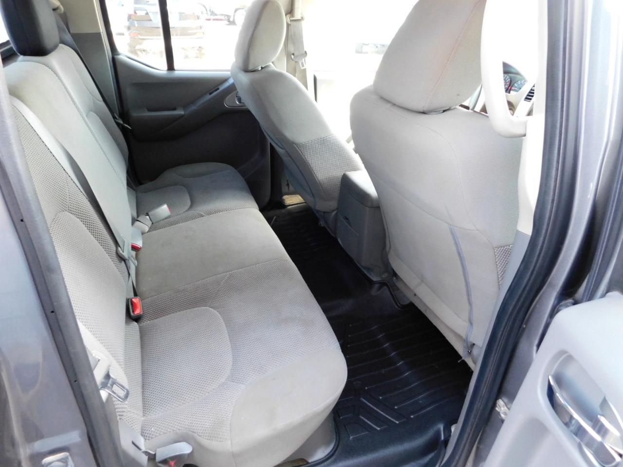 Nissan Frontier Crew Cab 4x2 SV V6 Auto 2018