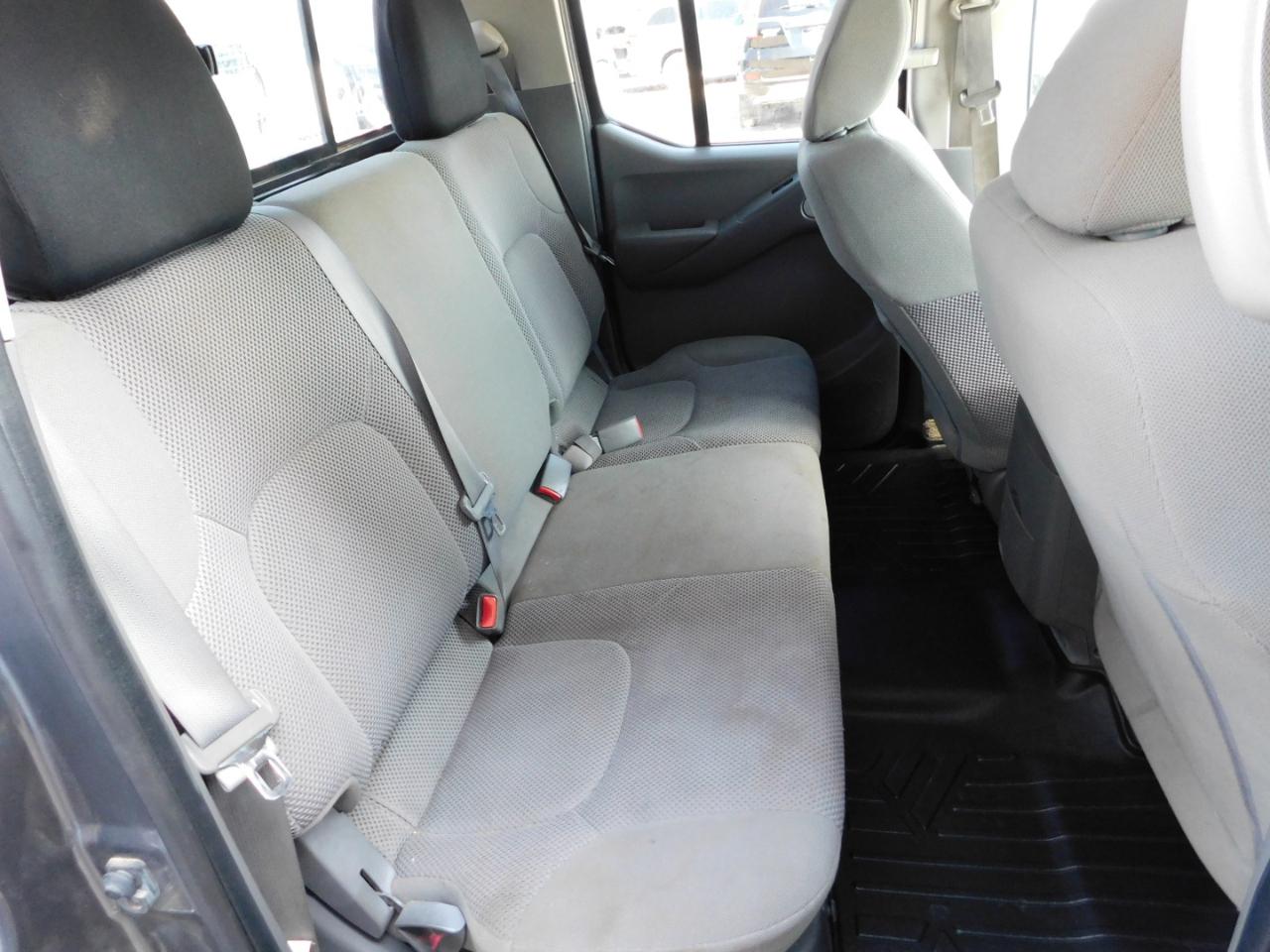 Nissan Frontier Crew Cab 4x2 SV V6 Auto 2018