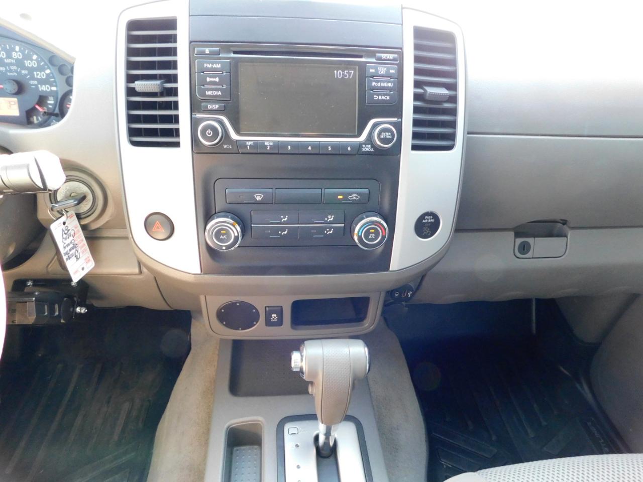 Nissan Frontier Crew Cab 4x2 SV V6 Auto 2018