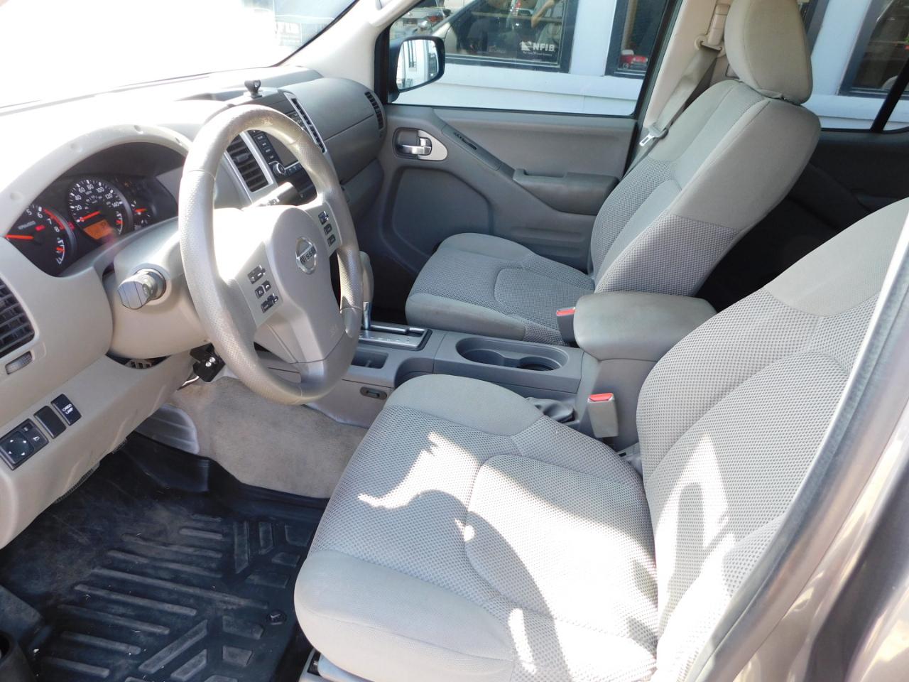 Nissan Frontier Crew Cab 4x2 SV V6 Auto 2018