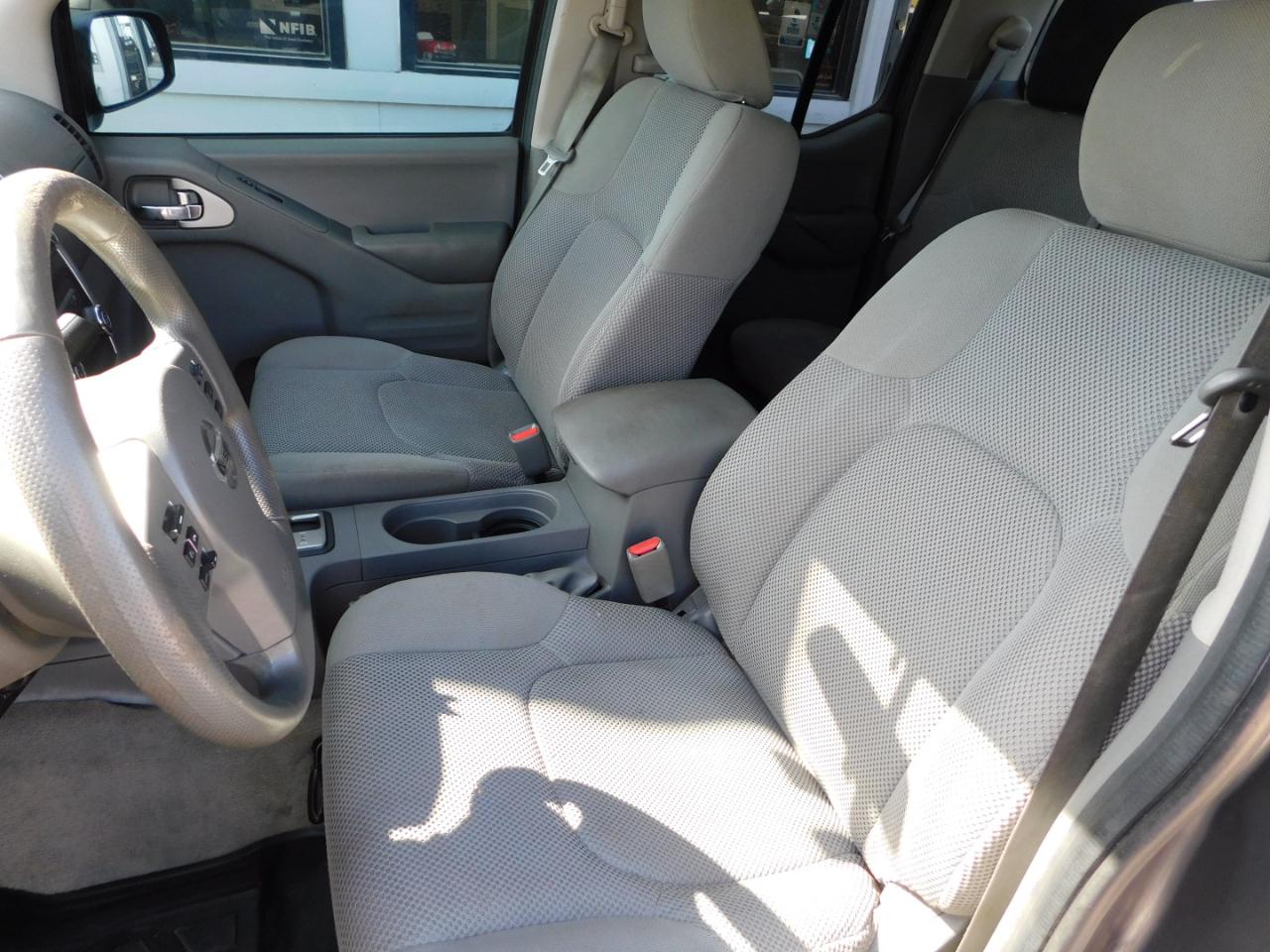 Nissan Frontier Crew Cab 4x2 SV V6 Auto 2018