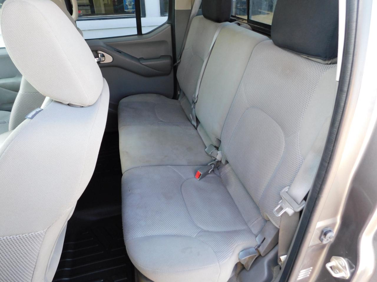 Nissan Frontier Crew Cab 4x2 SV V6 Auto 2018