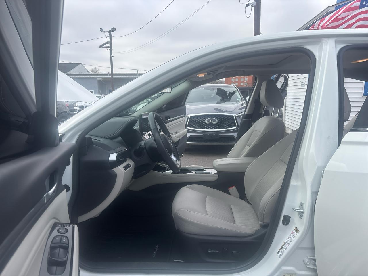 Nissan Altima 2.5 SV Sedan 2023