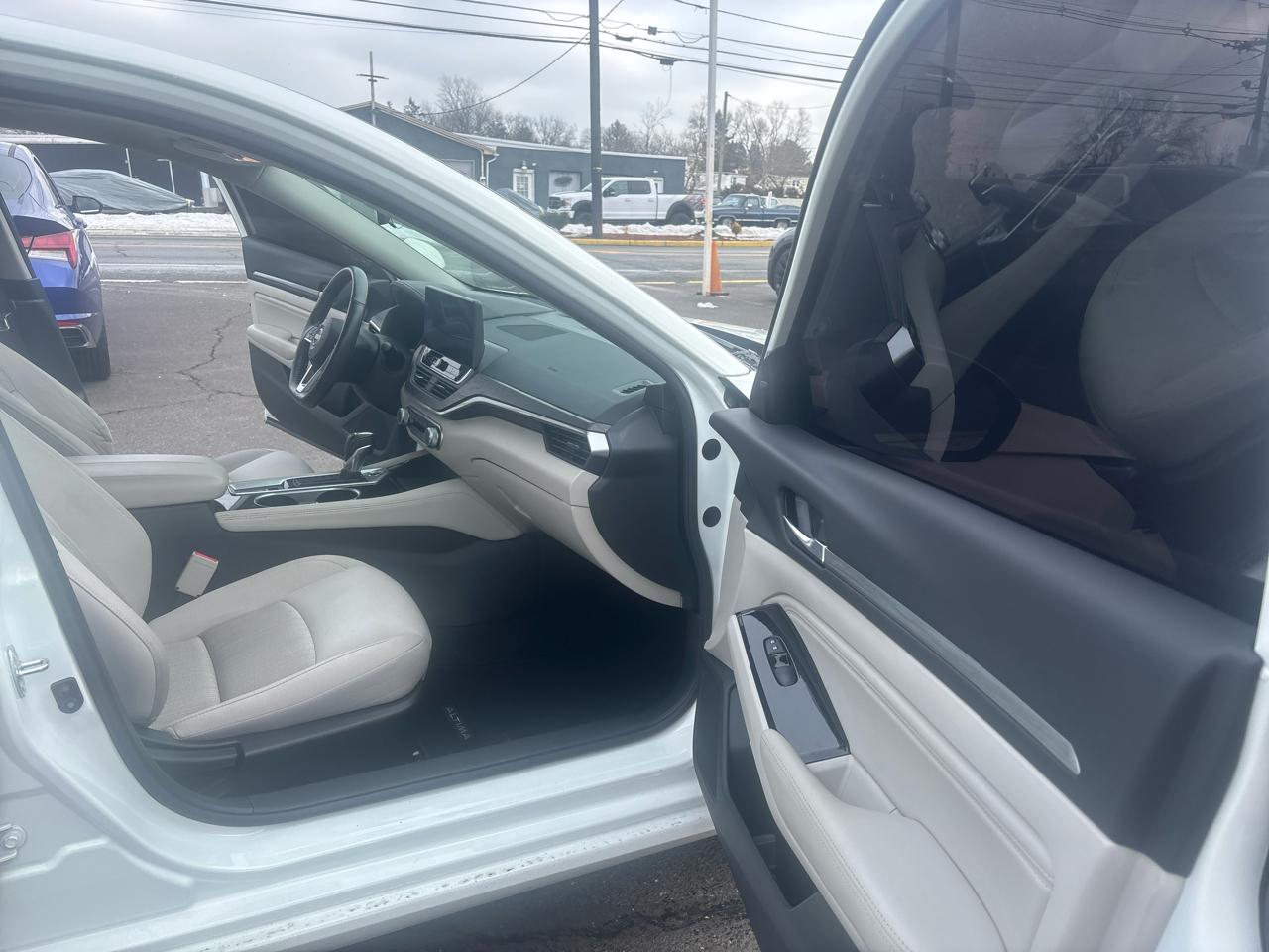 Nissan Altima 2.5 SV Sedan 2023