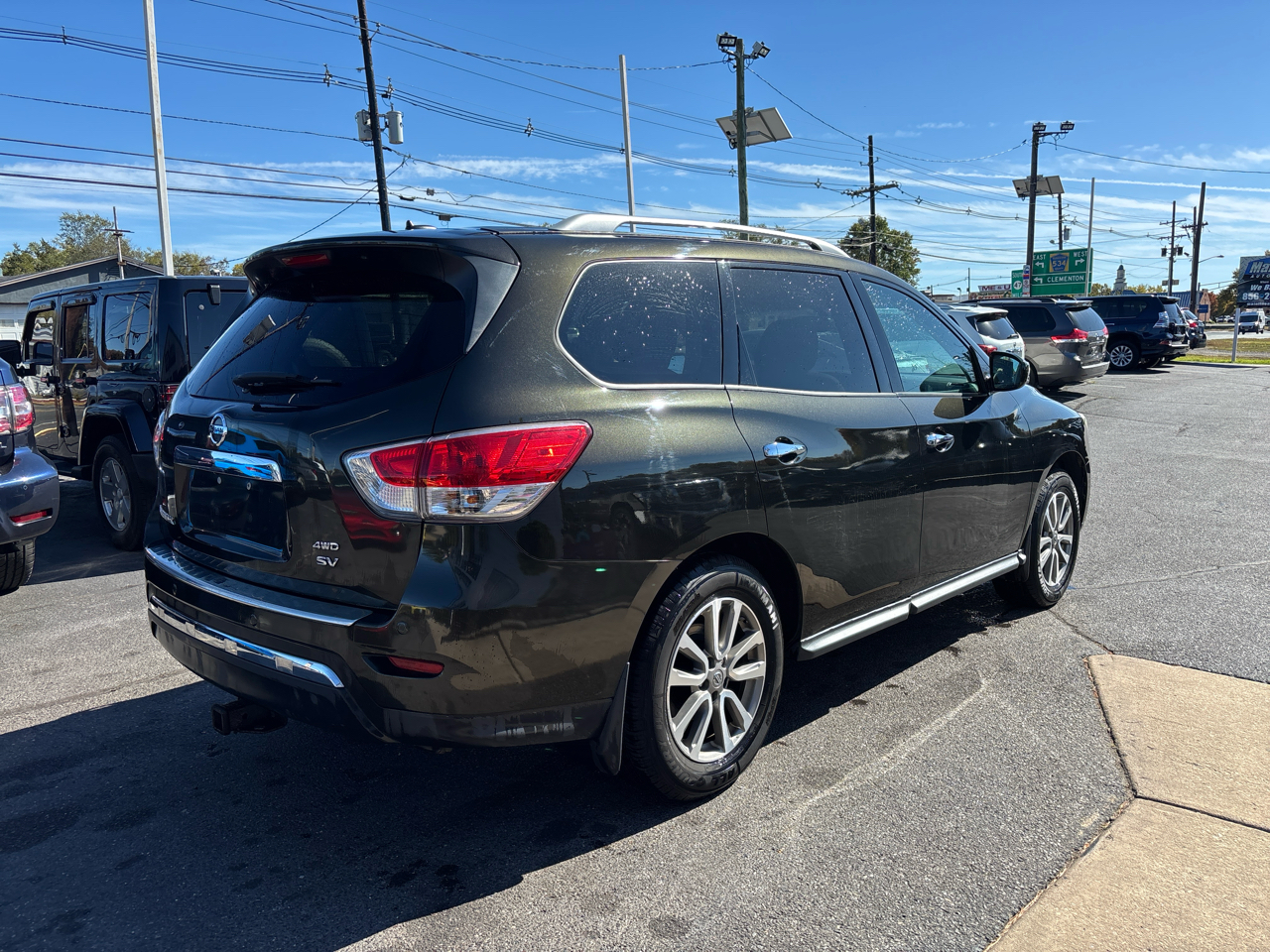 Nissan Pathfinder 4WD 4dr SV 2015 Nissan Pathfinder 4WD 4dr SV 2015