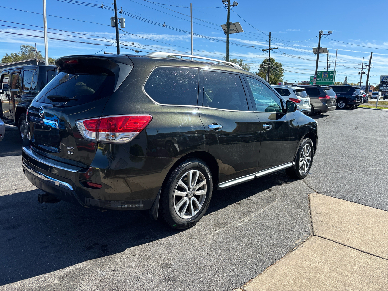 Nissan Pathfinder 4WD 4dr SV 2015 Nissan Pathfinder 4WD 4dr SV 2015