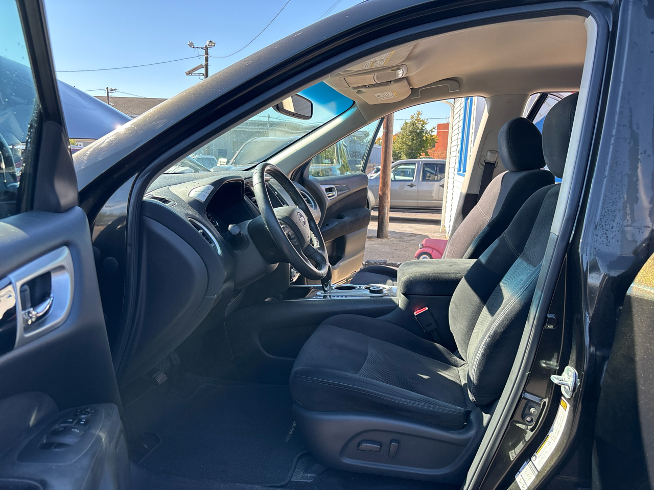 Nissan Pathfinder 4WD 4dr SV 2015 Nissan Pathfinder 4WD 4dr SV 2015