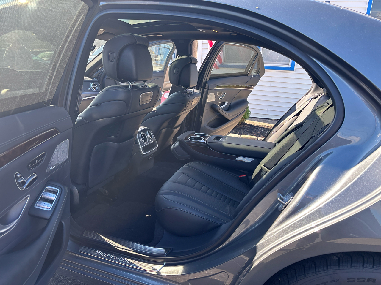 Mercedes-Benz S-Class S 560 4MATIC Sedan 2018 Mercedes-Benz S-Class S 560 4MATIC Sedan 2018