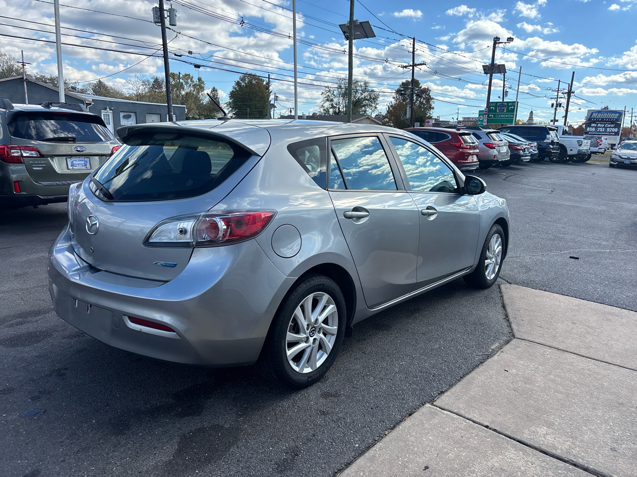 Mazda MAZDA3 5dr HB Auto i Touring 2013 Mazda MAZDA3 5dr HB Auto i Touring 2013