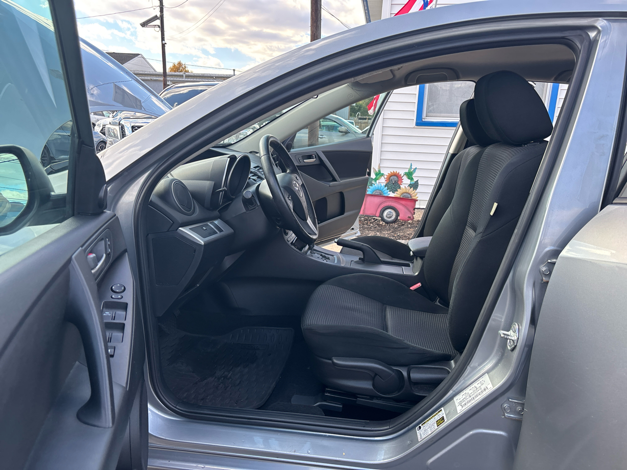 Mazda MAZDA3 5dr HB Auto i Touring 2013 Mazda MAZDA3 5dr HB Auto i Touring 2013