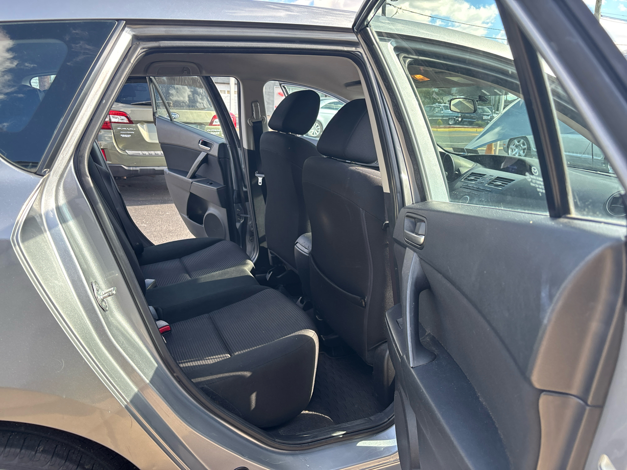 Mazda MAZDA3 5dr HB Auto i Touring 2013 Mazda MAZDA3 5dr HB Auto i Touring 2013