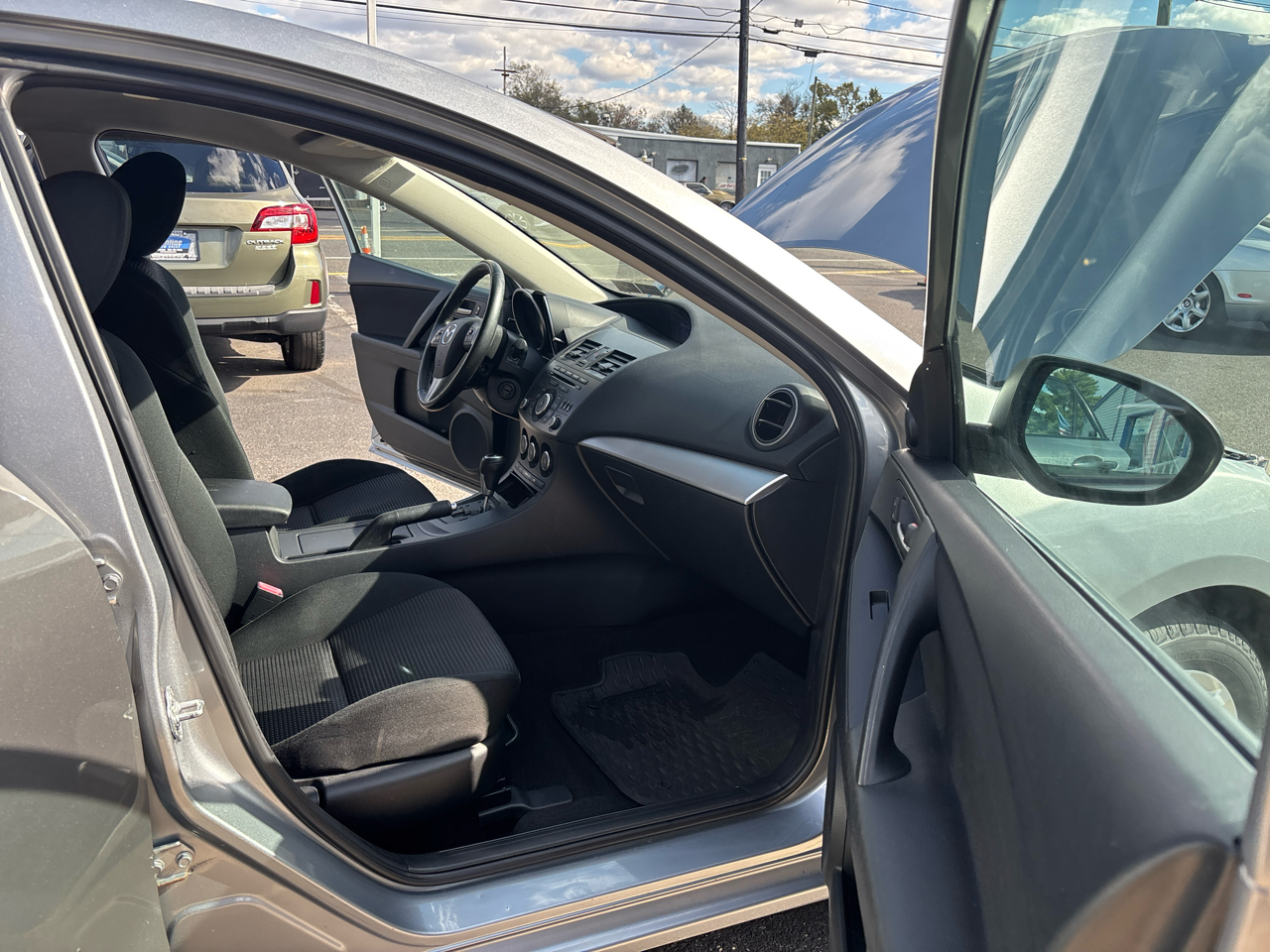 Mazda MAZDA3 5dr HB Auto i Touring 2013 Mazda MAZDA3 5dr HB Auto i Touring 2013