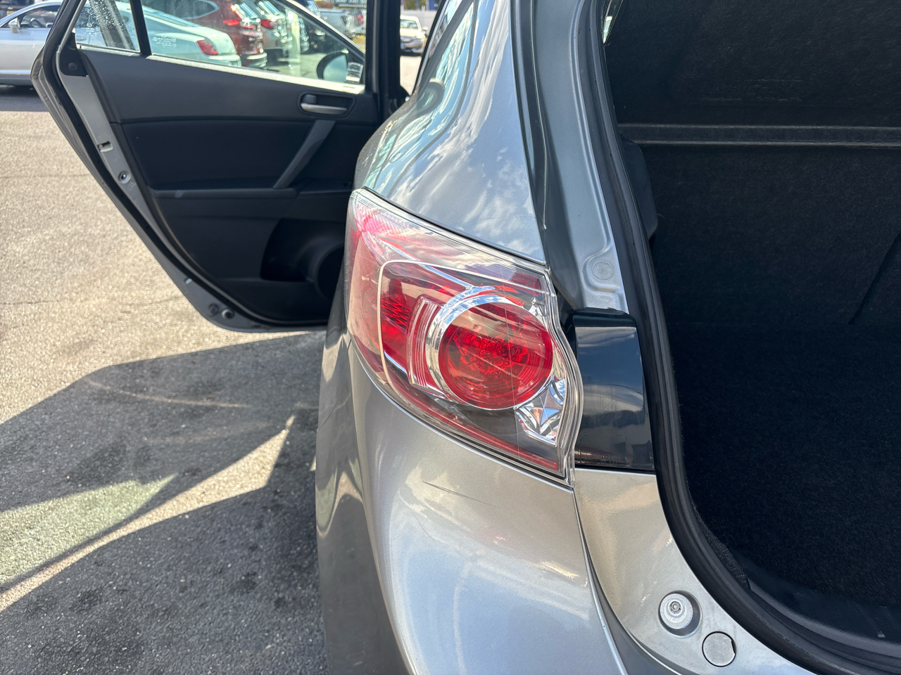 Mazda MAZDA3 5dr HB Auto i Touring 2013 Mazda MAZDA3 5dr HB Auto i Touring 2013