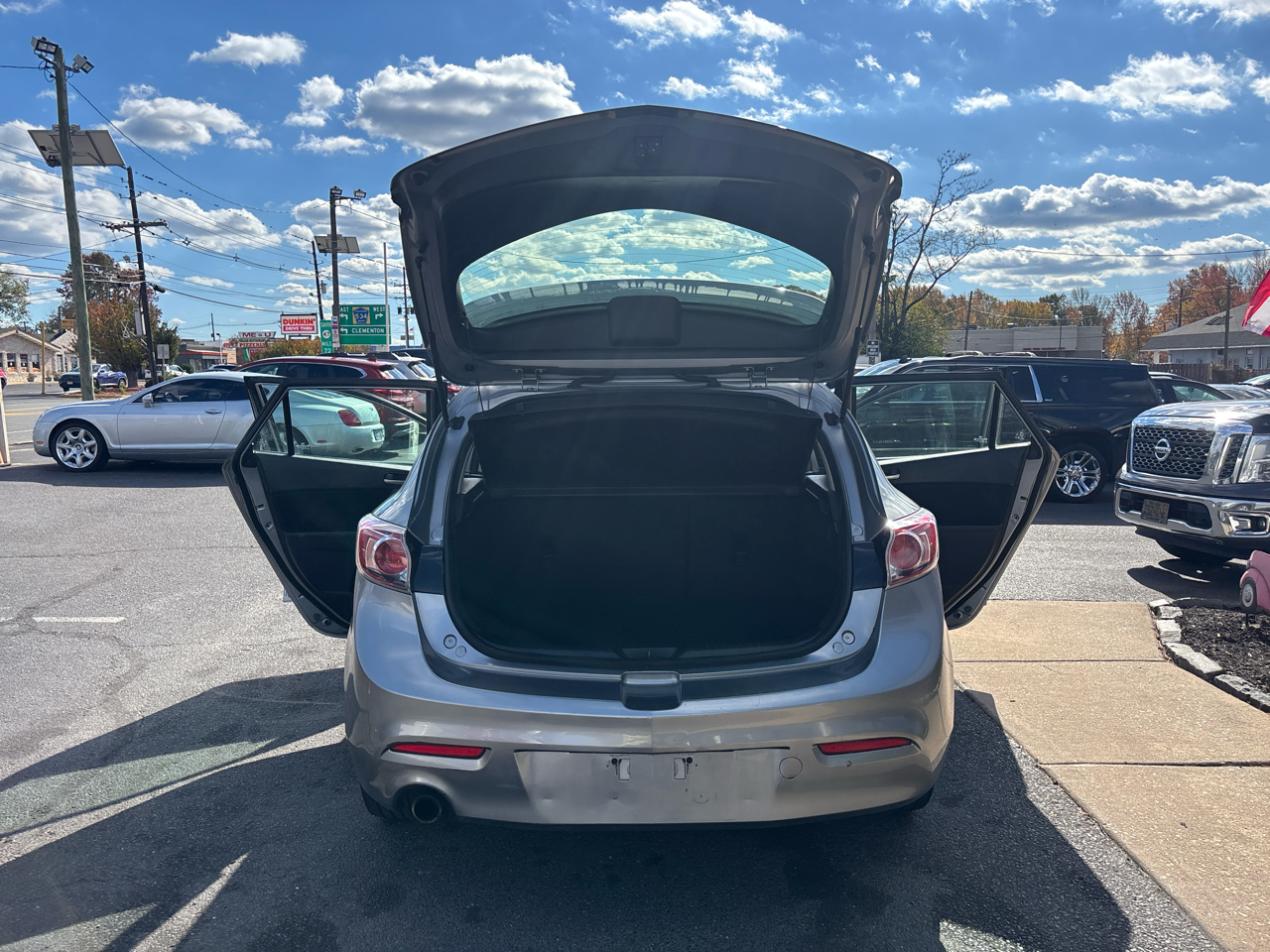 Mazda MAZDA3 5dr HB Auto i Touring 2013 Mazda MAZDA3 5dr HB Auto i Touring 2013