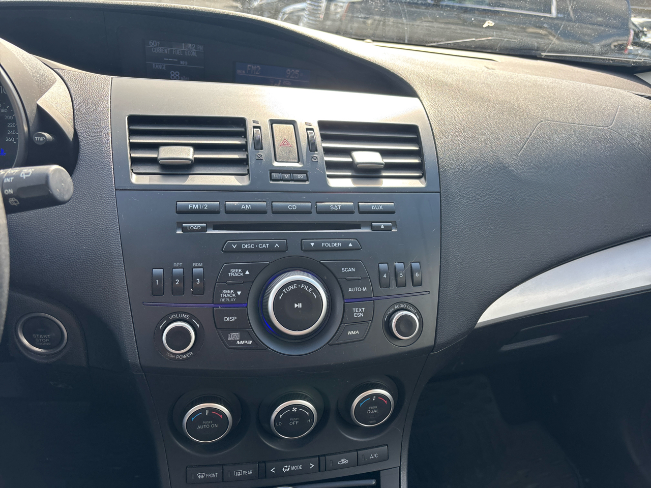 Mazda MAZDA3 5dr HB Auto i Touring 2013 Mazda MAZDA3 5dr HB Auto i Touring 2013