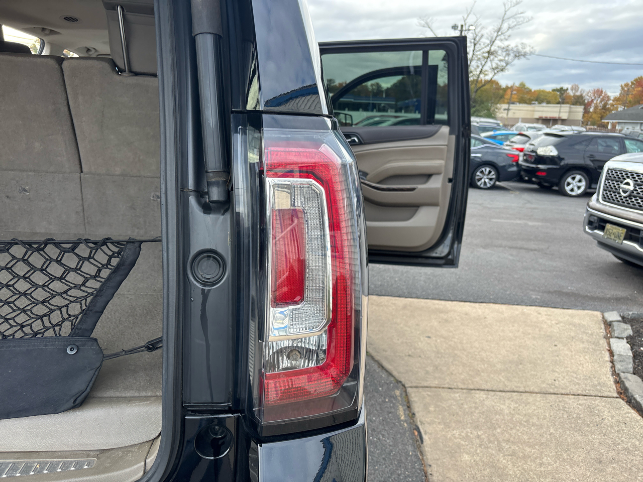 GMC Yukon XL 4WD 4dr SLT 2019 GMC Yukon XL 4WD 4dr SLT 2019