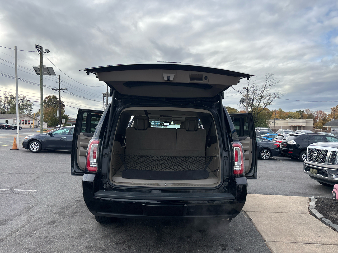 GMC Yukon XL 4WD 4dr SLT 2019 GMC Yukon XL 4WD 4dr SLT 2019