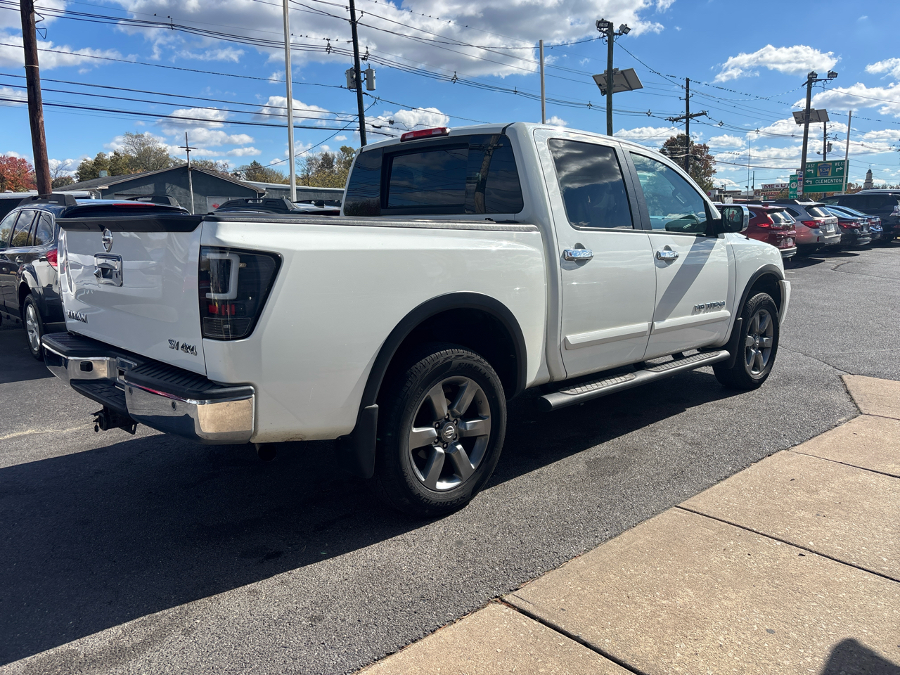 Nissan Titan 4WD Crew Cab SWB SV 2015 Nissan Titan 4WD Crew Cab SWB SV 2015