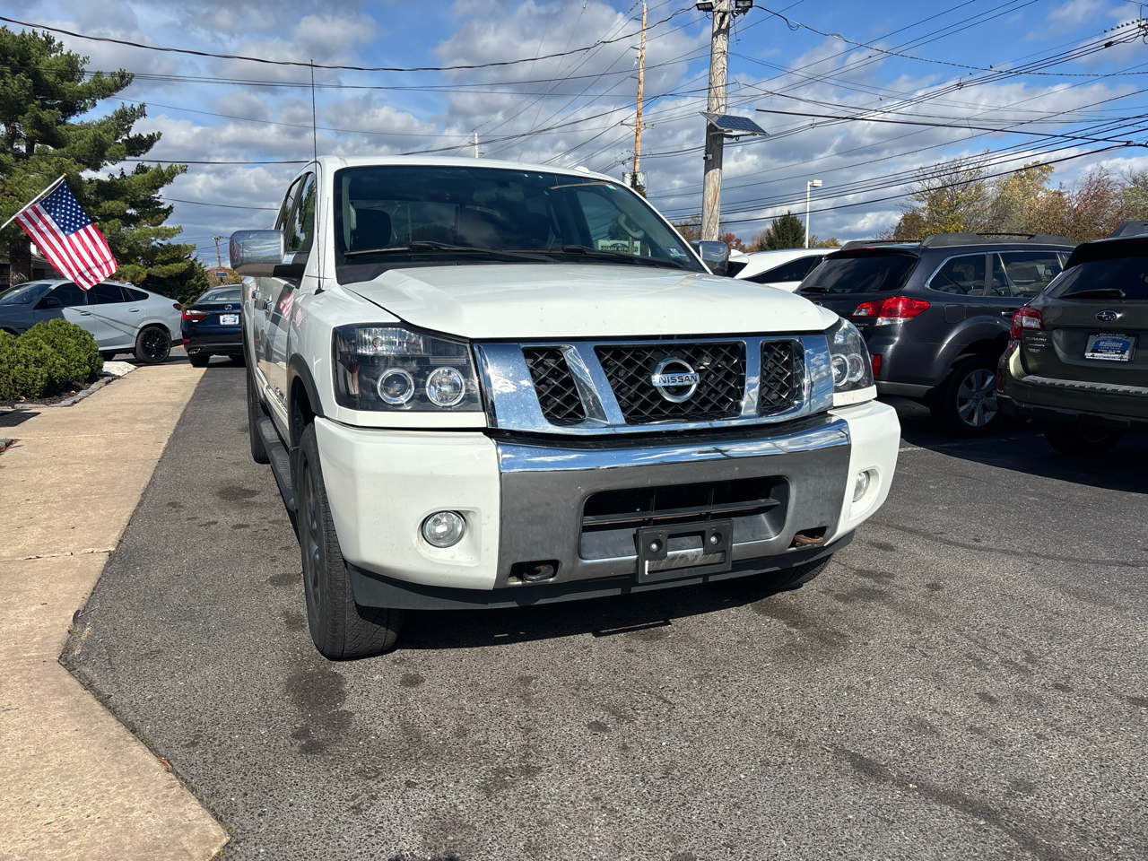 Nissan Titan 4WD Crew Cab SWB SV 2015 Nissan Titan 4WD Crew Cab SWB SV 2015