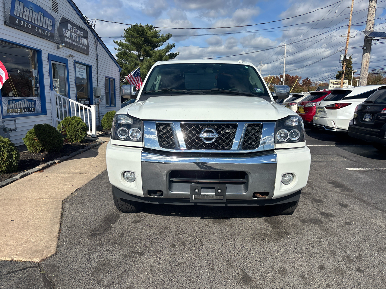 Nissan Titan 4WD Crew Cab SWB SV 2015 Nissan Titan 4WD Crew Cab SWB SV 2015