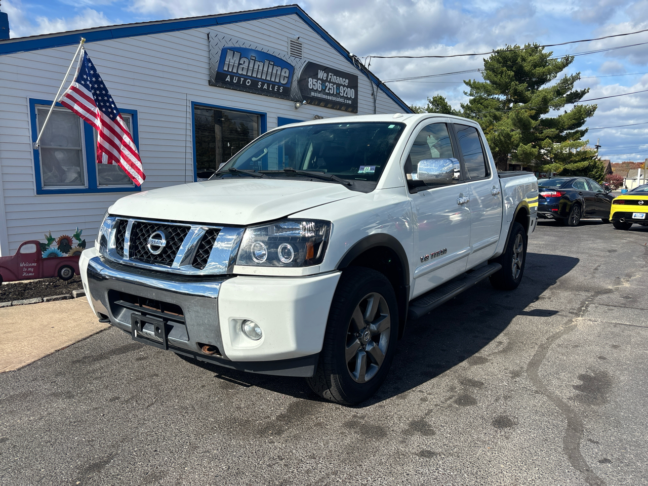 Nissan Titan 4WD Crew Cab SWB SV 2015 Nissan Titan 4WD Crew Cab SWB SV 2015