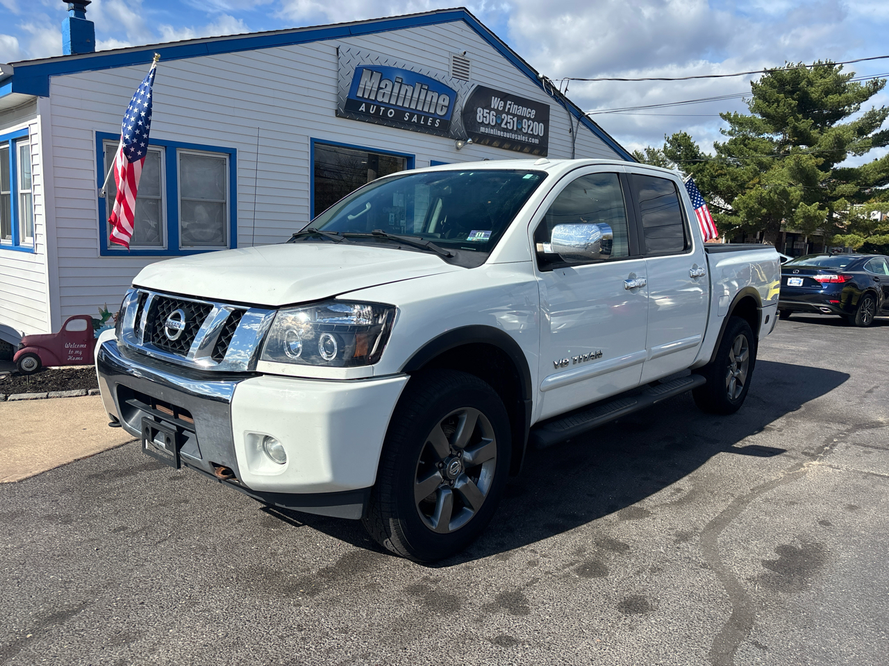 Nissan Titan 4WD Crew Cab SWB SV 2015 Nissan Titan 4WD Crew Cab SWB SV 2015