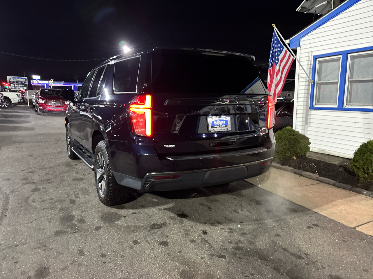 2021 Chevrolet Tahoe Z71 photo 2