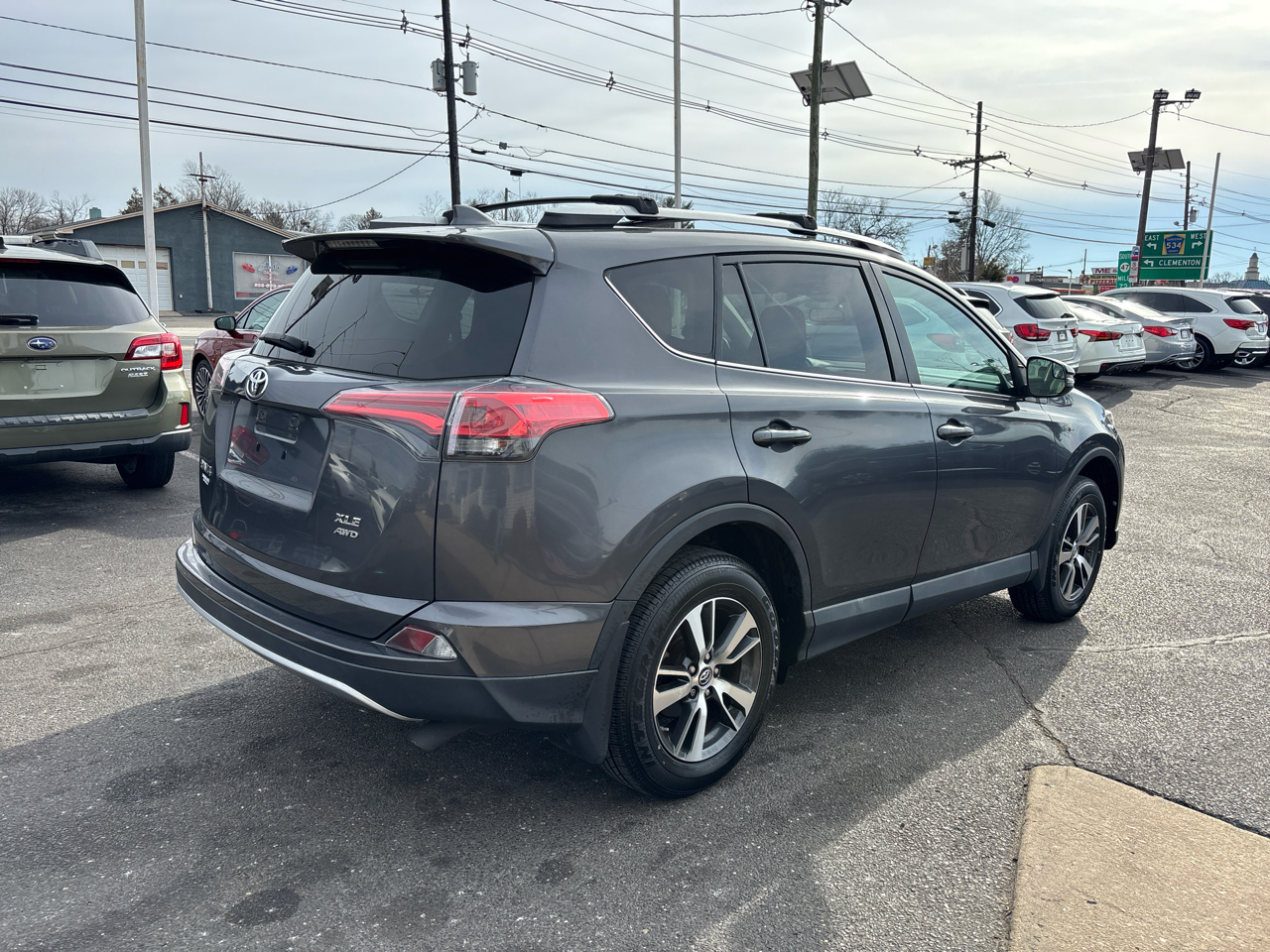 Toyota RAV4 AWD 4dr XLE (Natl) 2016